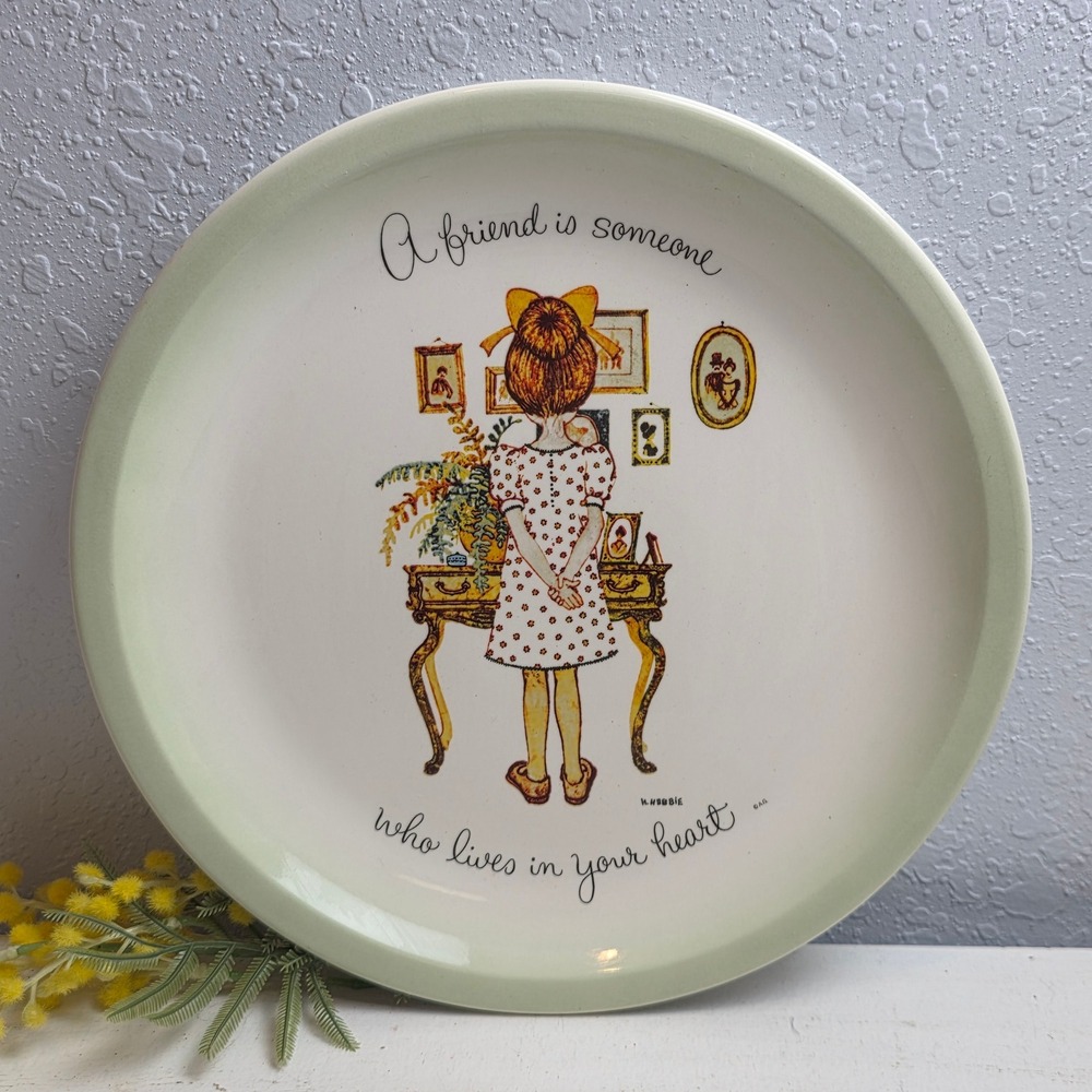 Vintage Holly Hobbie Collector Plate A Friend Is Someone Who Lives In Your Heart